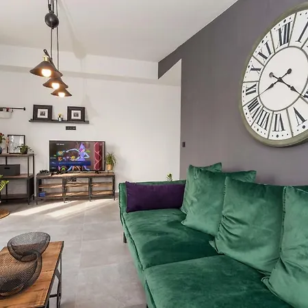 Royal With Heated Pool *