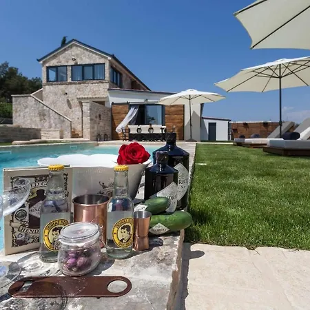 Royal With Heated Pool Villa