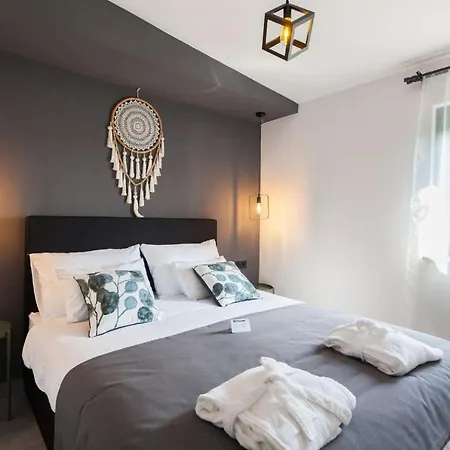 Royal With Heated Pool *