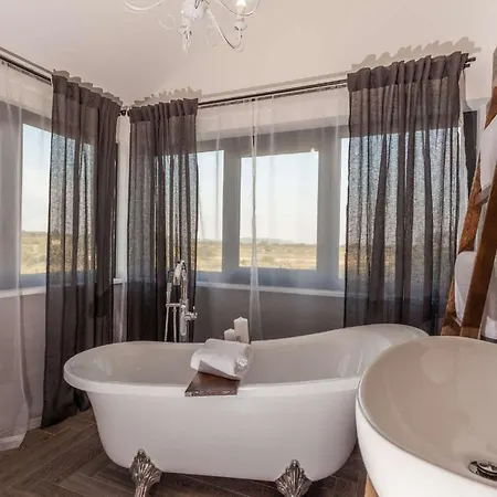 Royal With Heated Pool * Opatijski Torovi