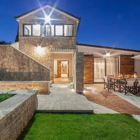 Royal With Heated Pool * Biograd Na Moru