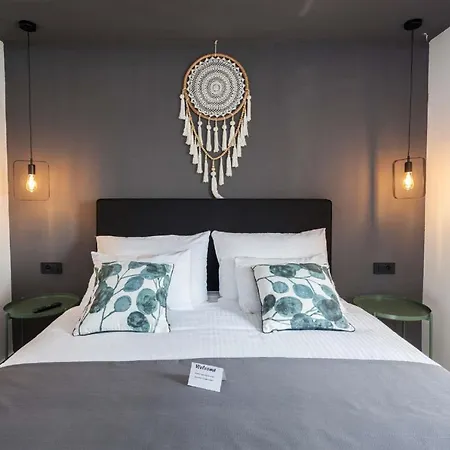 Royal With Heated Pool Biograd Na Moru