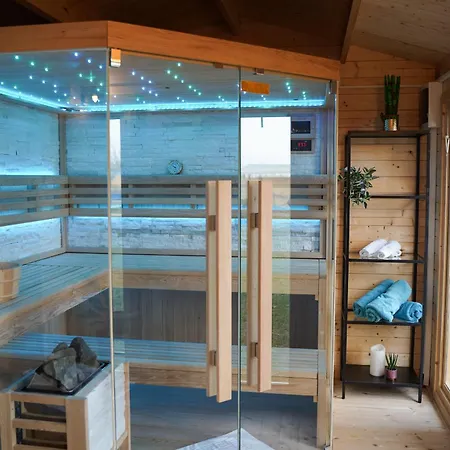 Royal With Heated Pool Villa *
