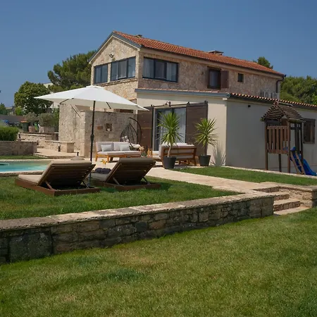 Royal With Heated Pool *