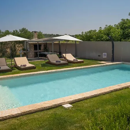Royal With Heated Pool Villa *