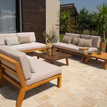 فيلة Royal With Heated Pool *