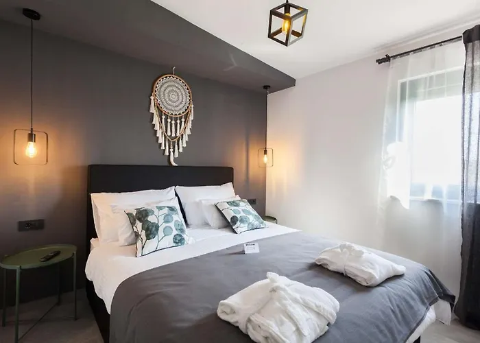 Royal With Heated Pool *