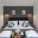 Royal With Heated Pool Opatijski Torovi