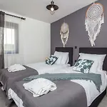 Royal With Heated Pool Villa *