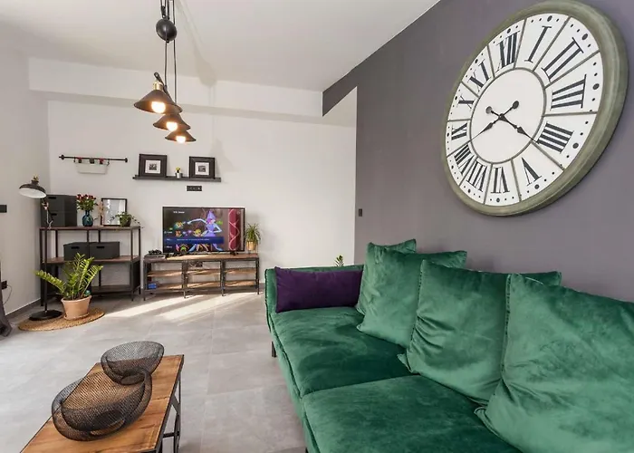 Royal With Heated Pool *