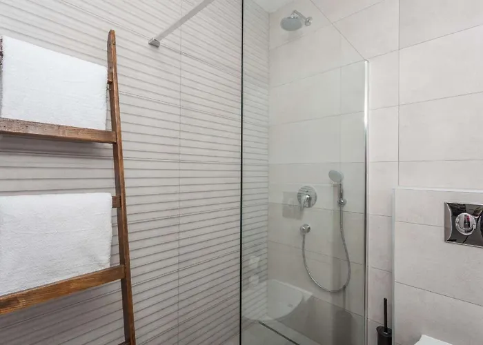 Royal With Heated Pool Villa *