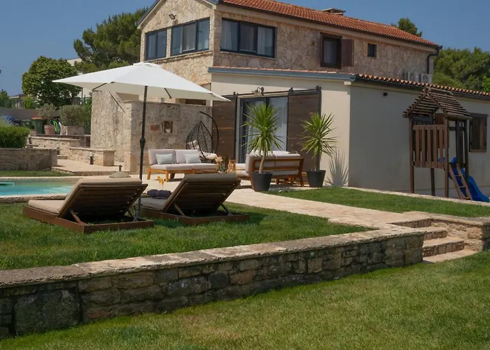 Royal With Heated Pool *