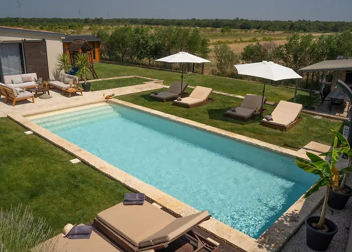 Royal With Heated Pool Villa